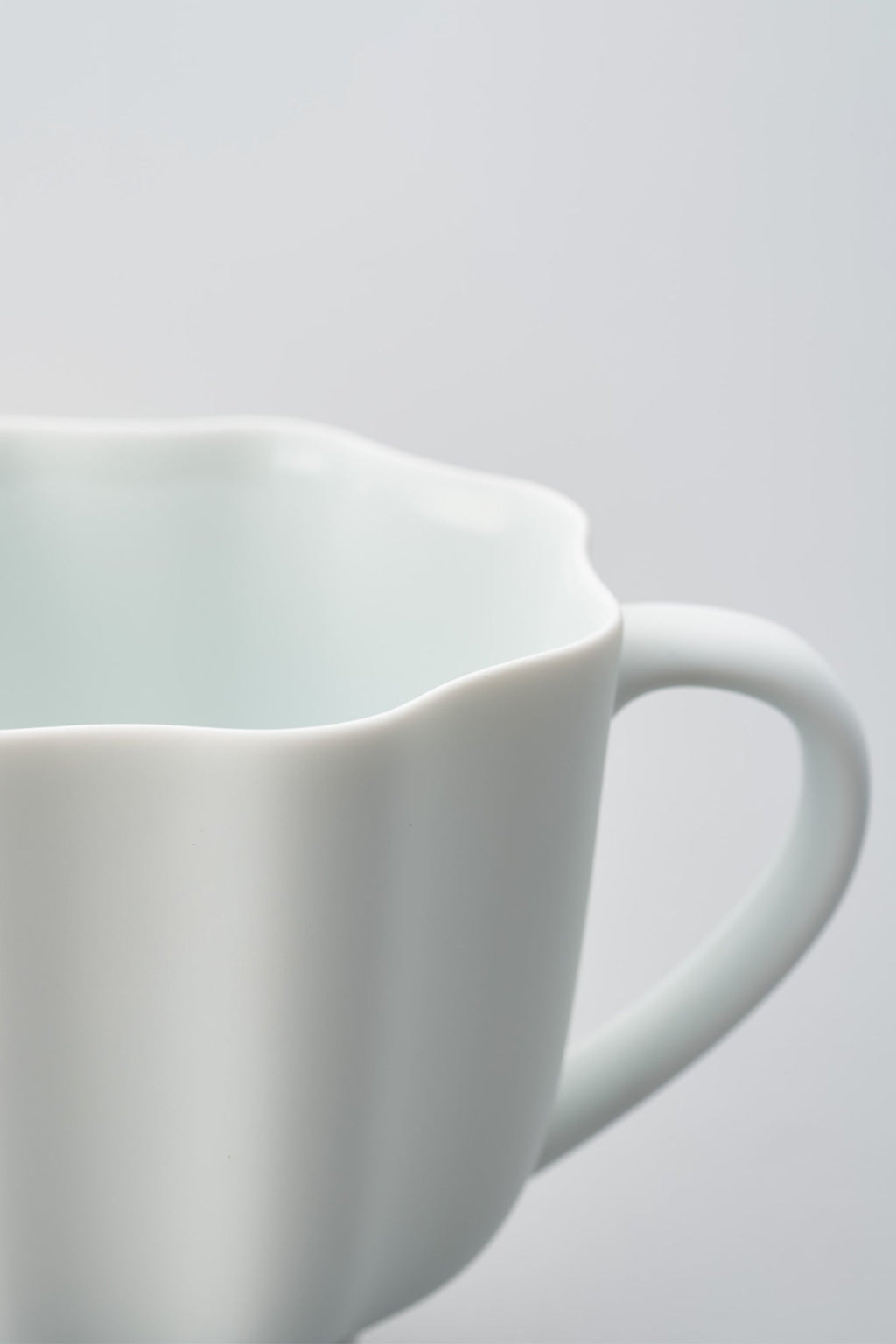 PORCELAIN POTTERY TEA MUG