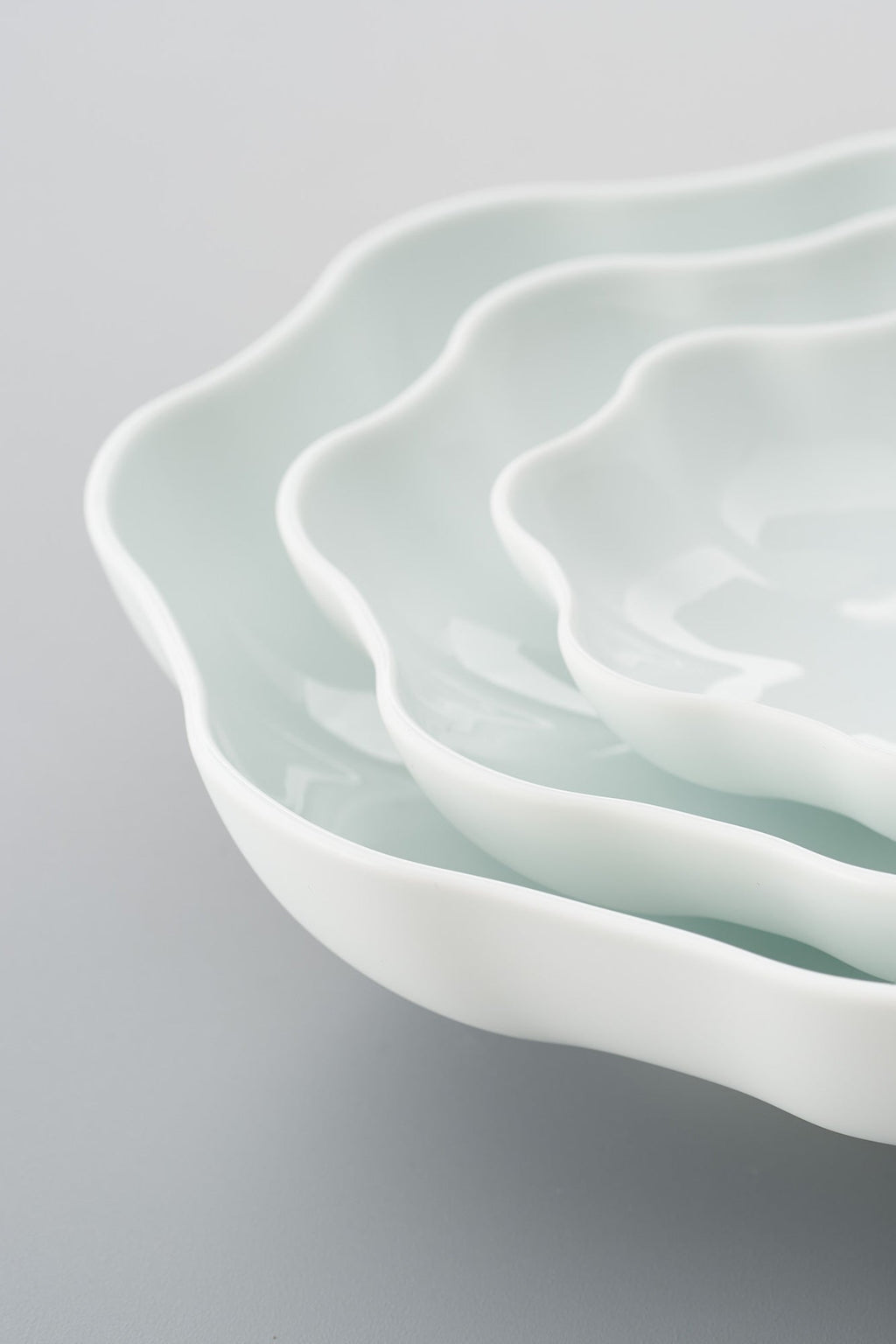 PORCELAIN POTTERY BOWL MEDIUM