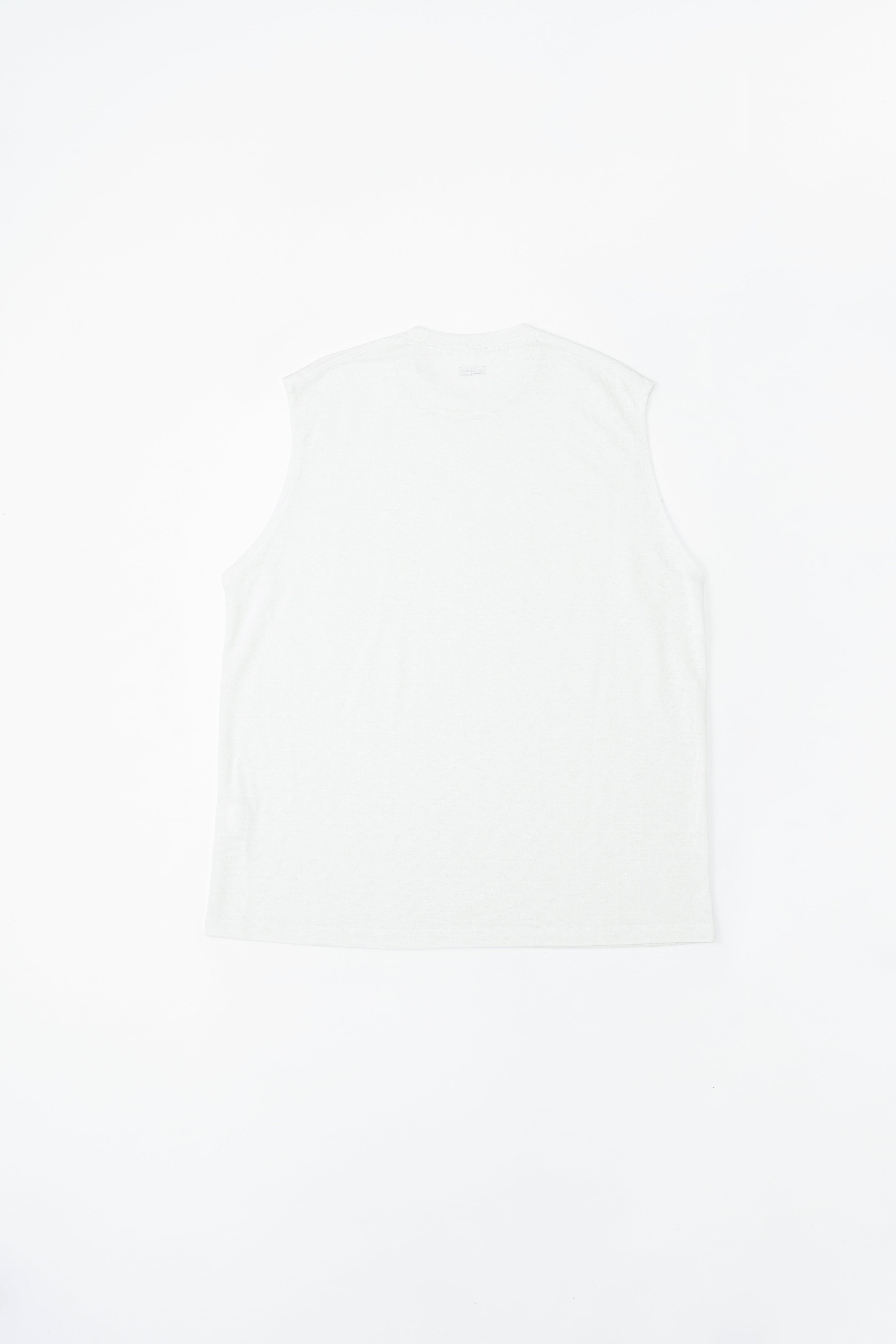 SLEEVELESS TOP