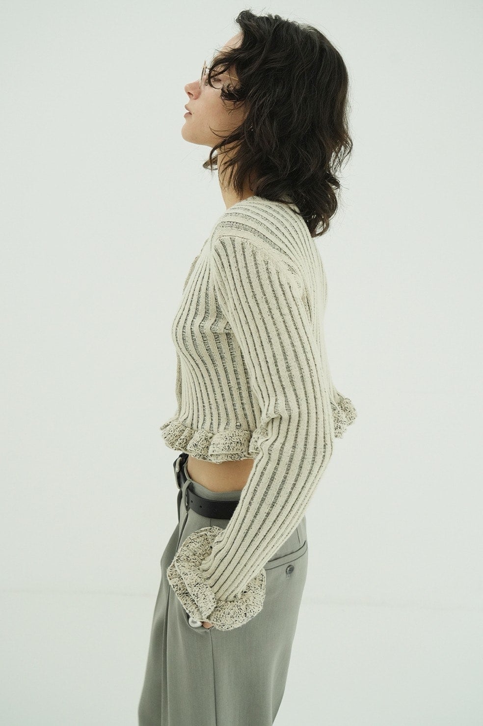 W FACE SHORT FRILLED KNIT TOPS