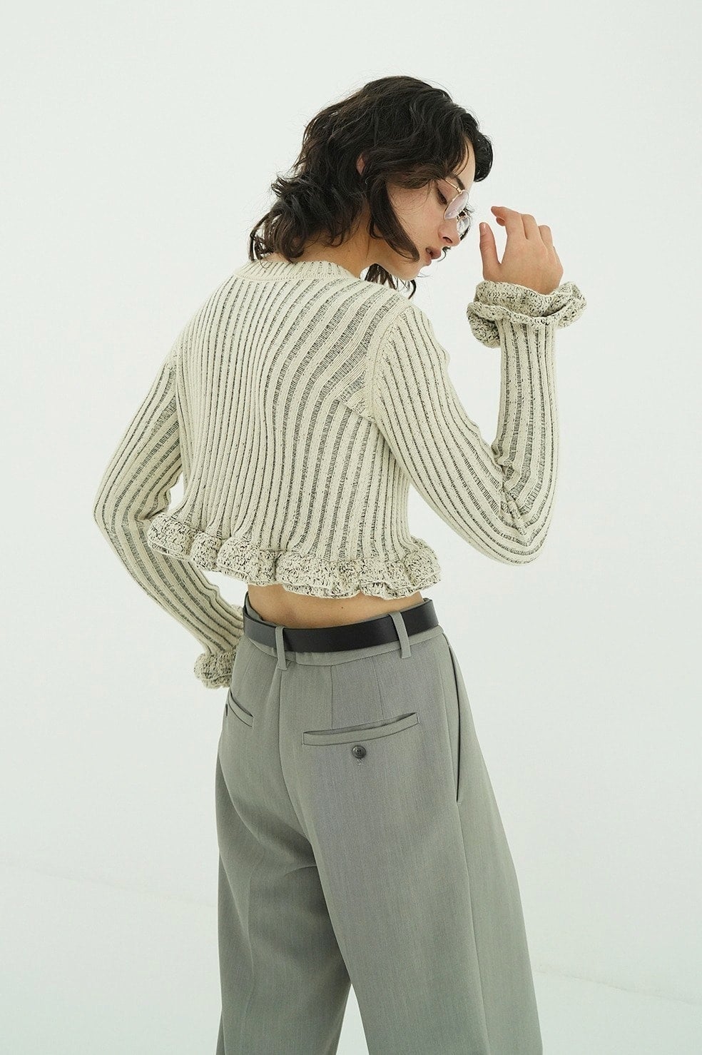 W FACE SHORT FRILLED KNIT TOPS