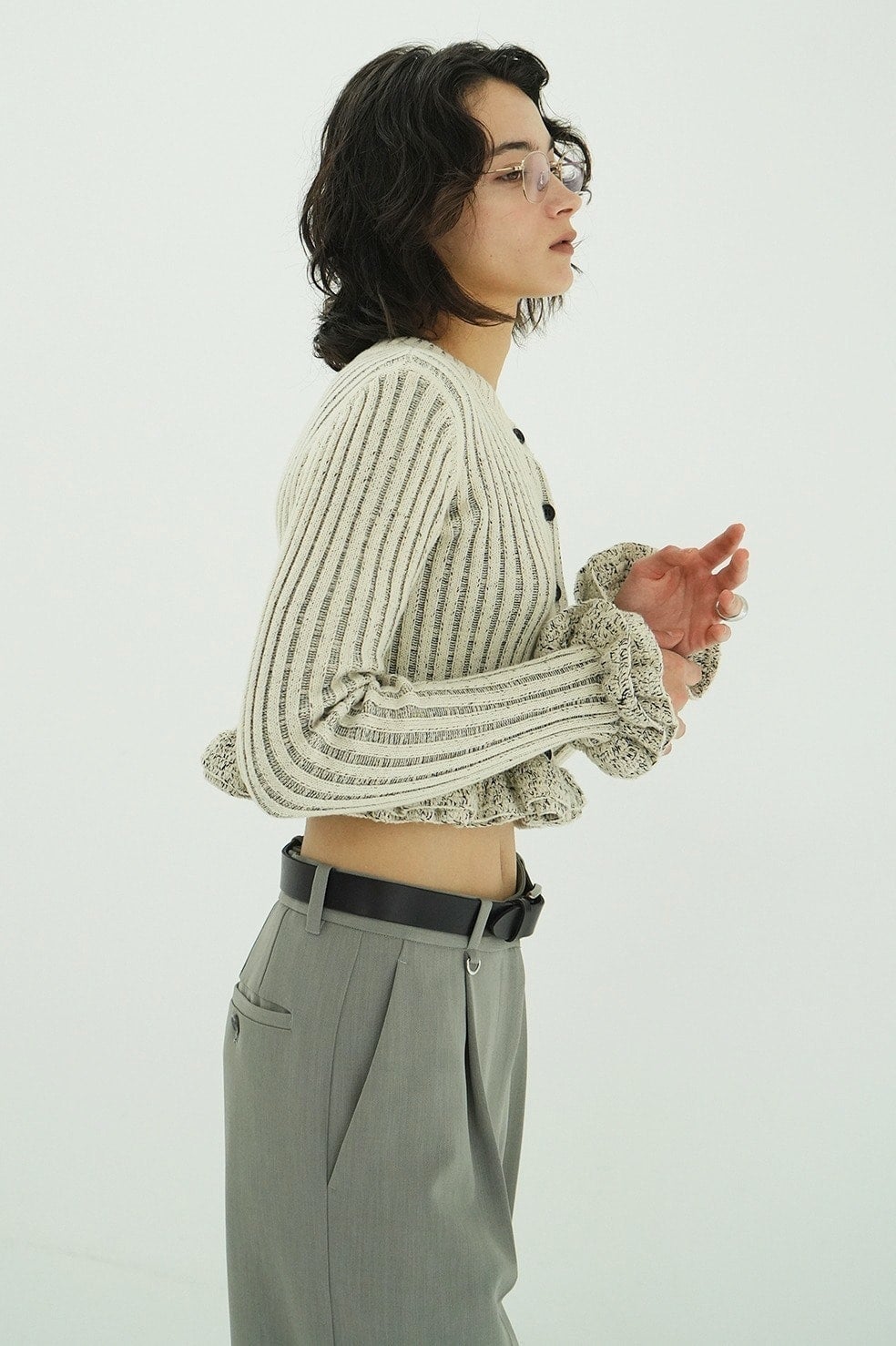 W FACE SHORT FRILLED KNIT TOPS