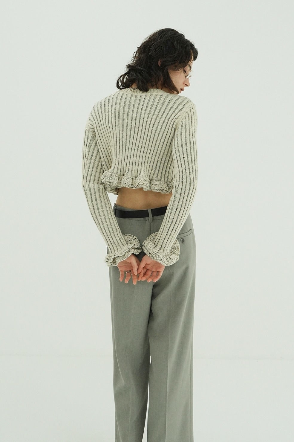 W FACE SHORT FRILLED KNIT TOPS