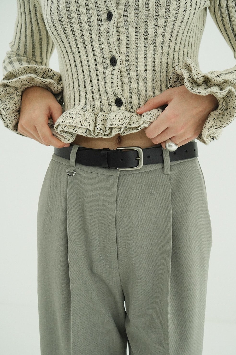 W FACE SHORT FRILLED KNIT TOPS