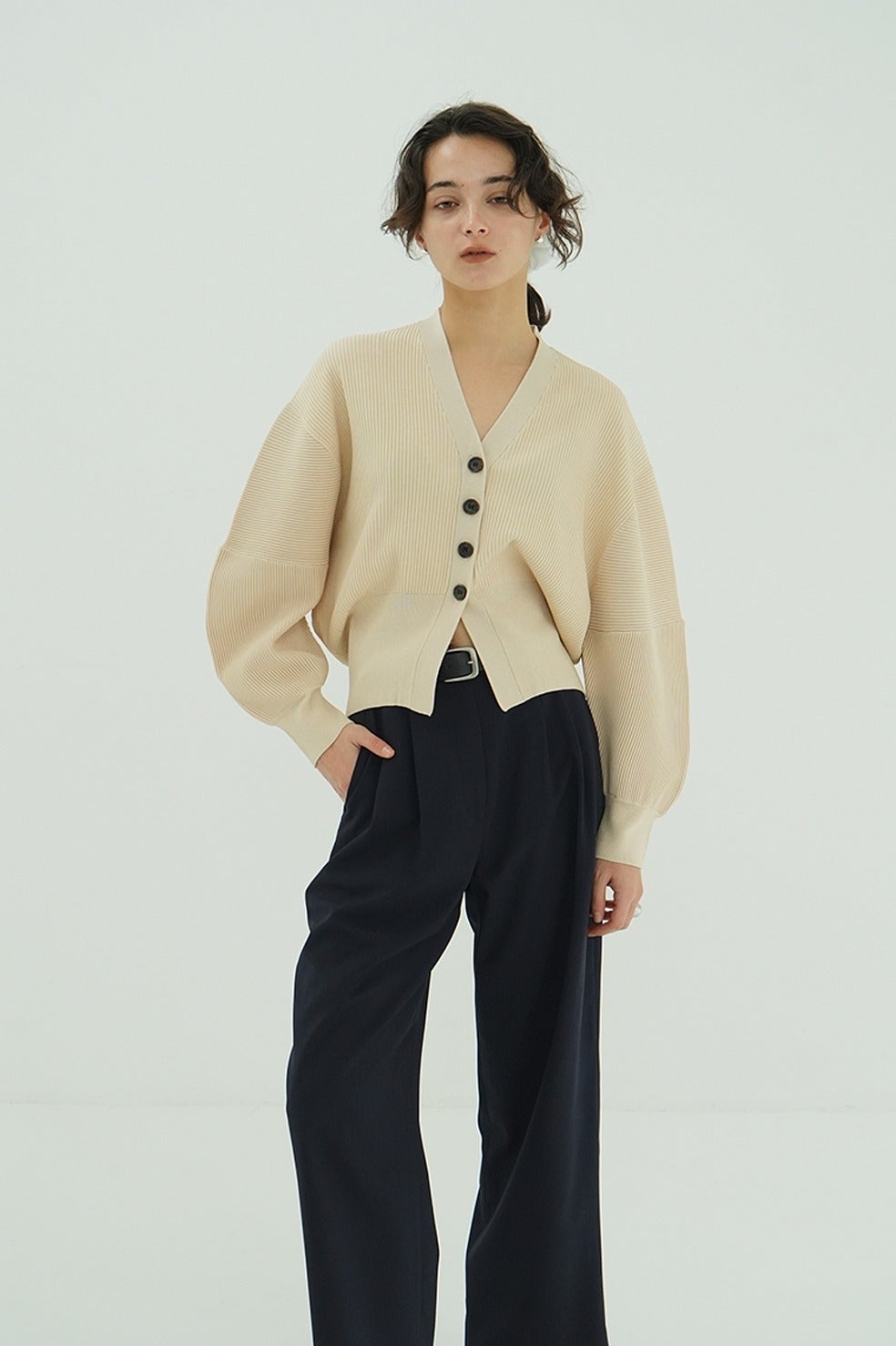 CURVED SLEEVE KNIT CARDIGAN