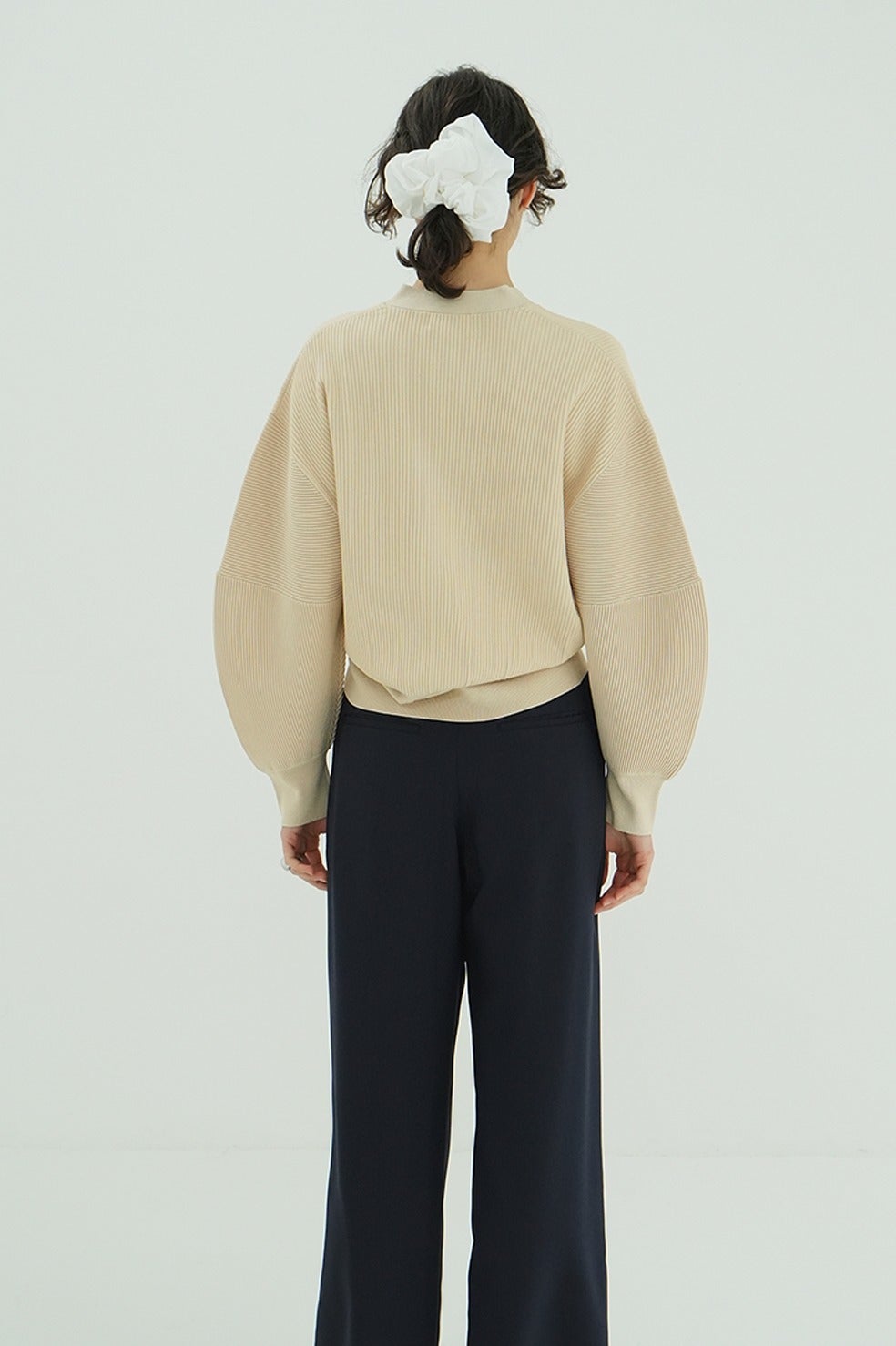 CURVED SLEEVE KNIT CARDIGAN