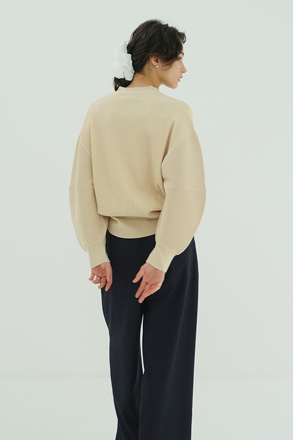 CURVED SLEEVE KNIT CARDIGAN