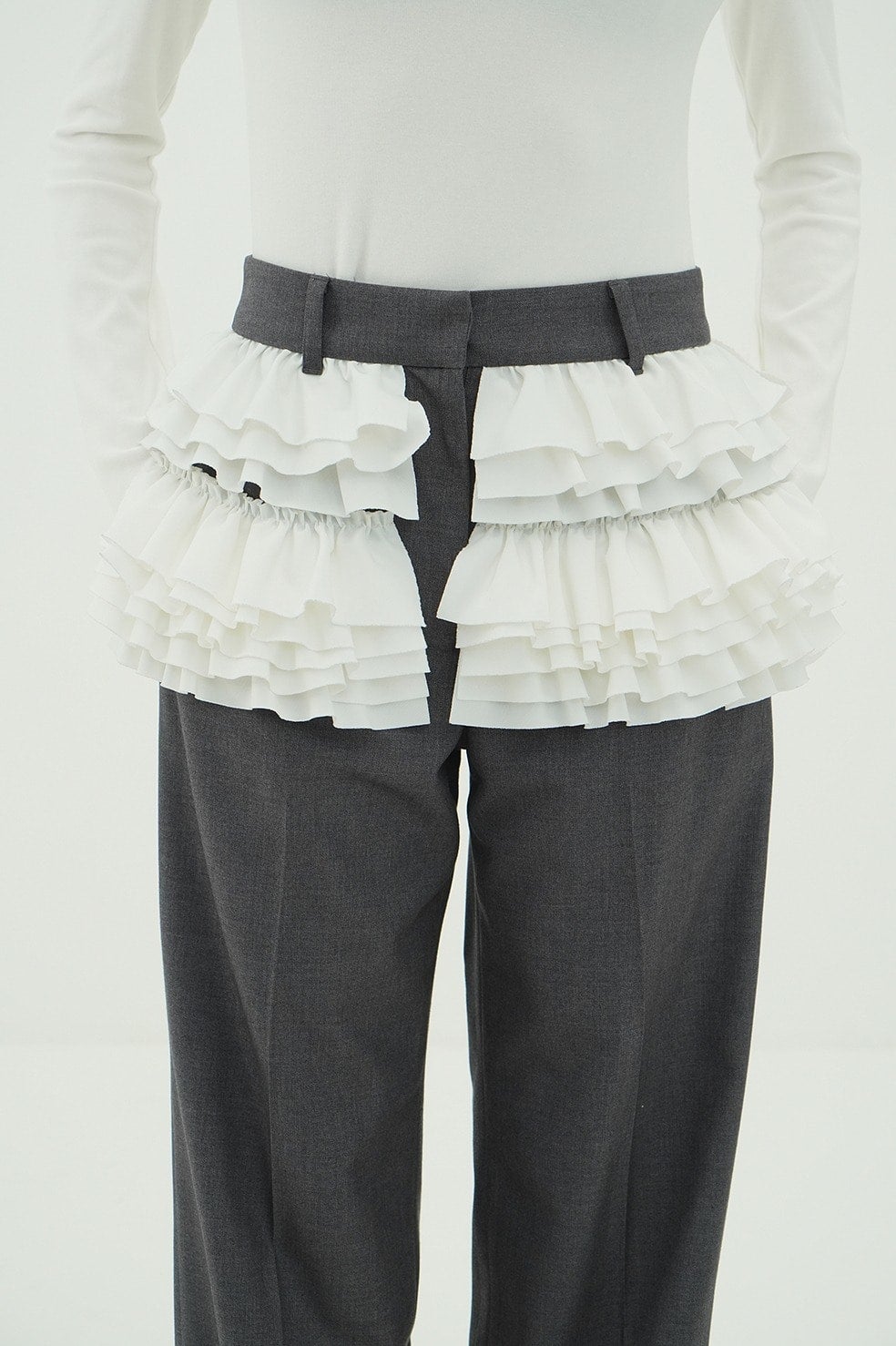 FRILLED SLACKS