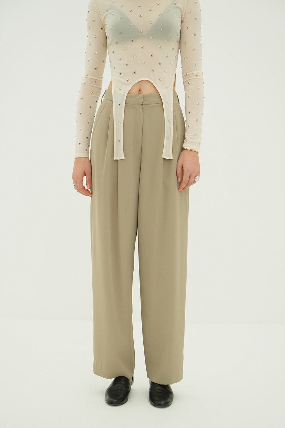 BASIC TUCK PANTS