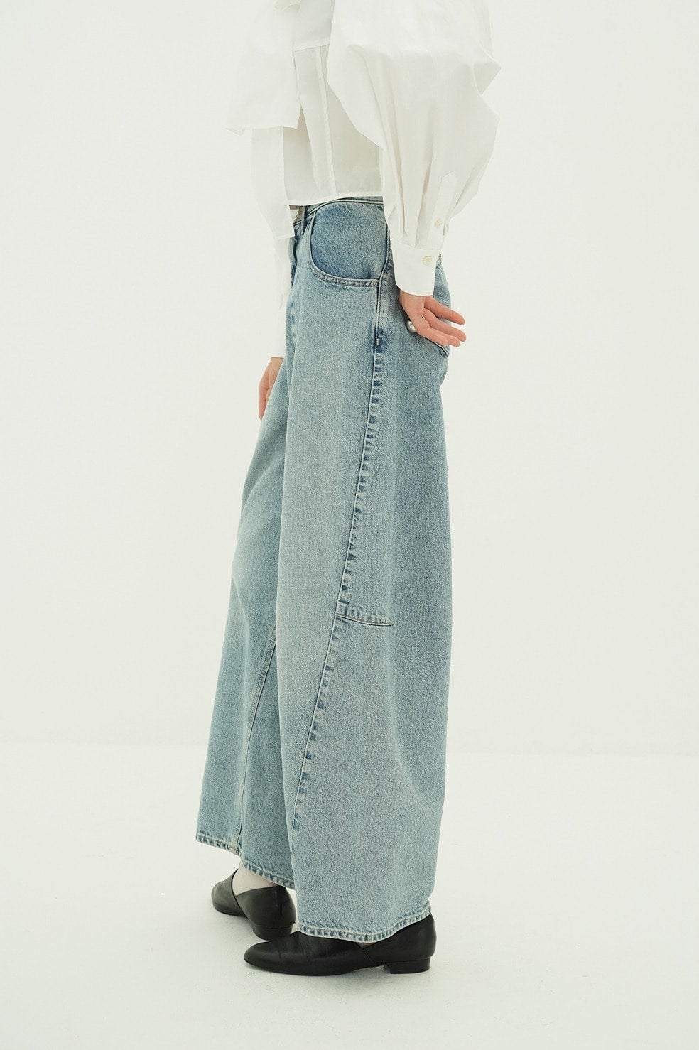 COCOON BULKY DENIM PANTS