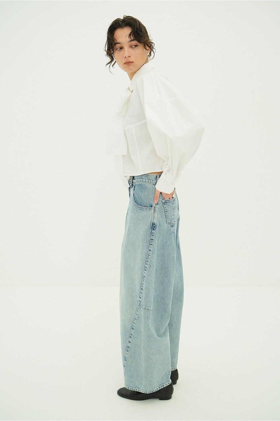 COCOON BULKY DENIM PANTS