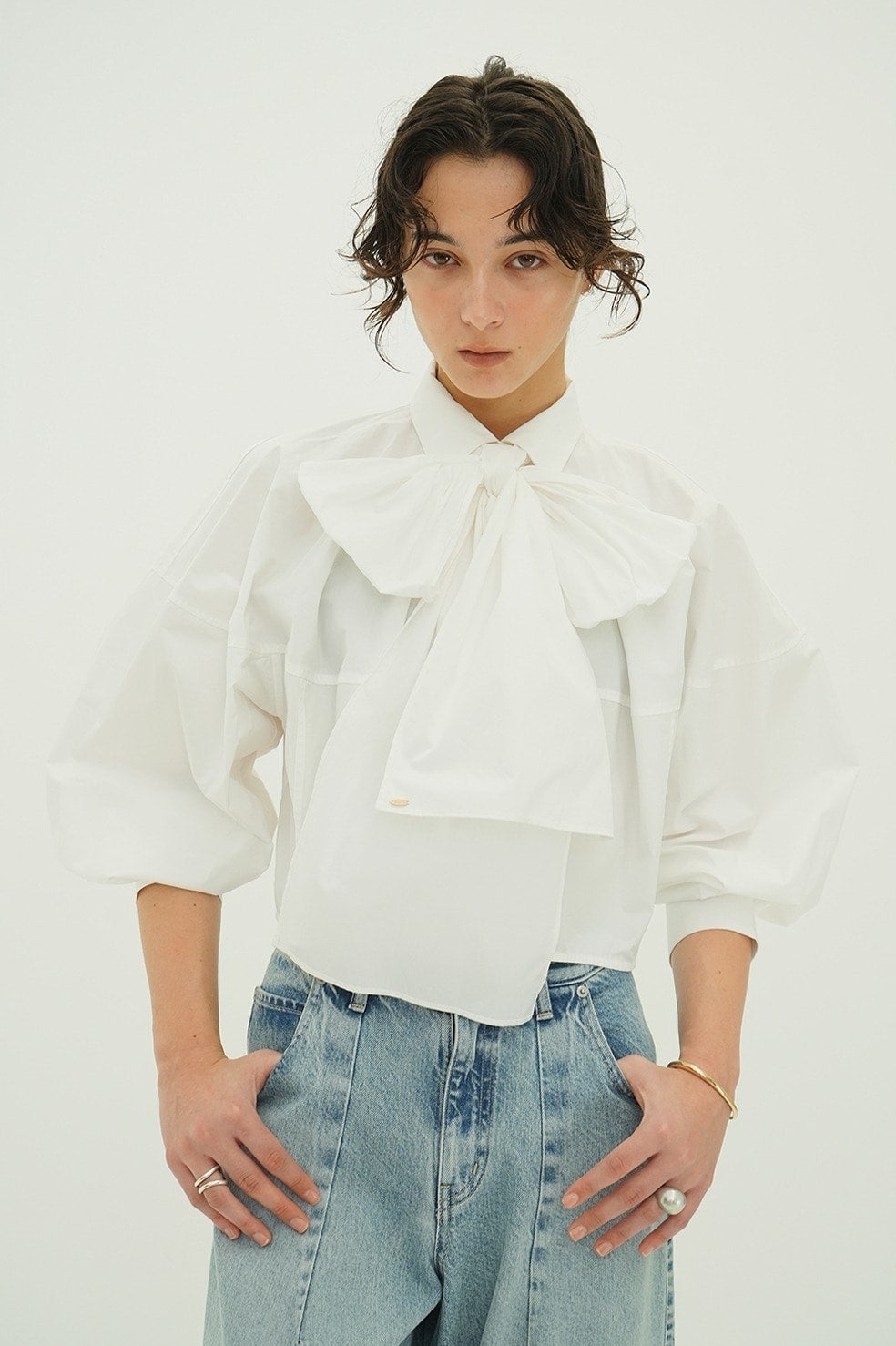 RIBBON TIED COMPACT SHIRTS