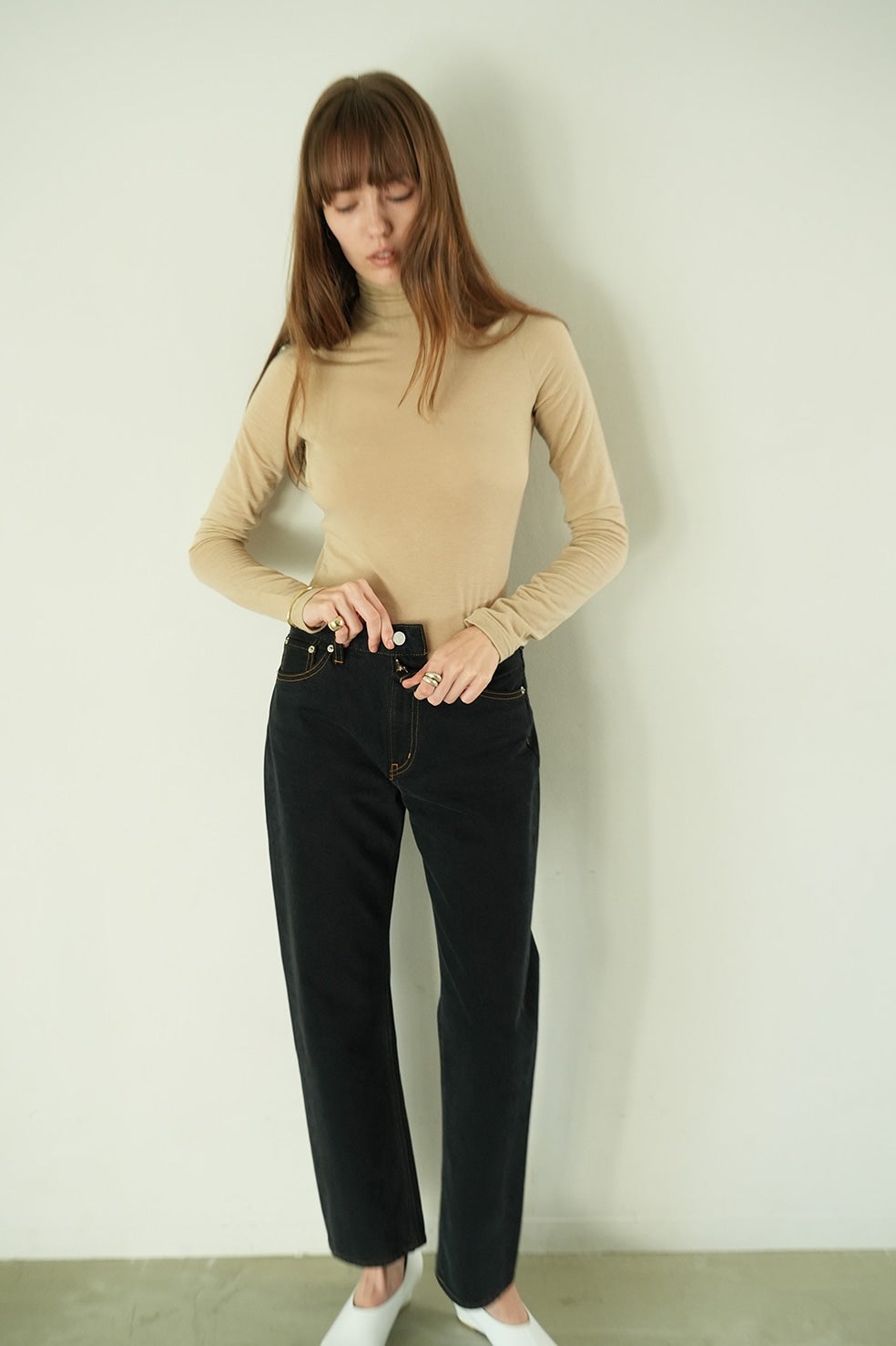 THUMB DENIM PANTS