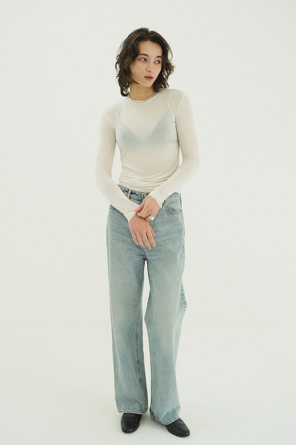 COMFORTABLE CREW TOPS