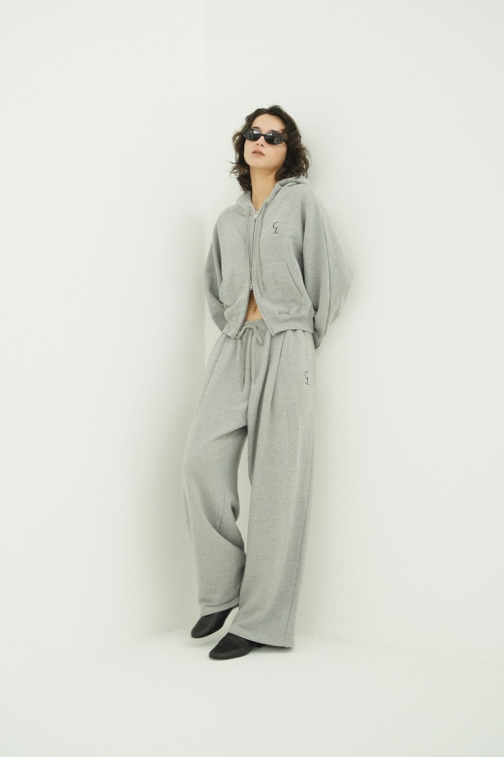 LOGO SWEAT TUCK WIDE PANTS