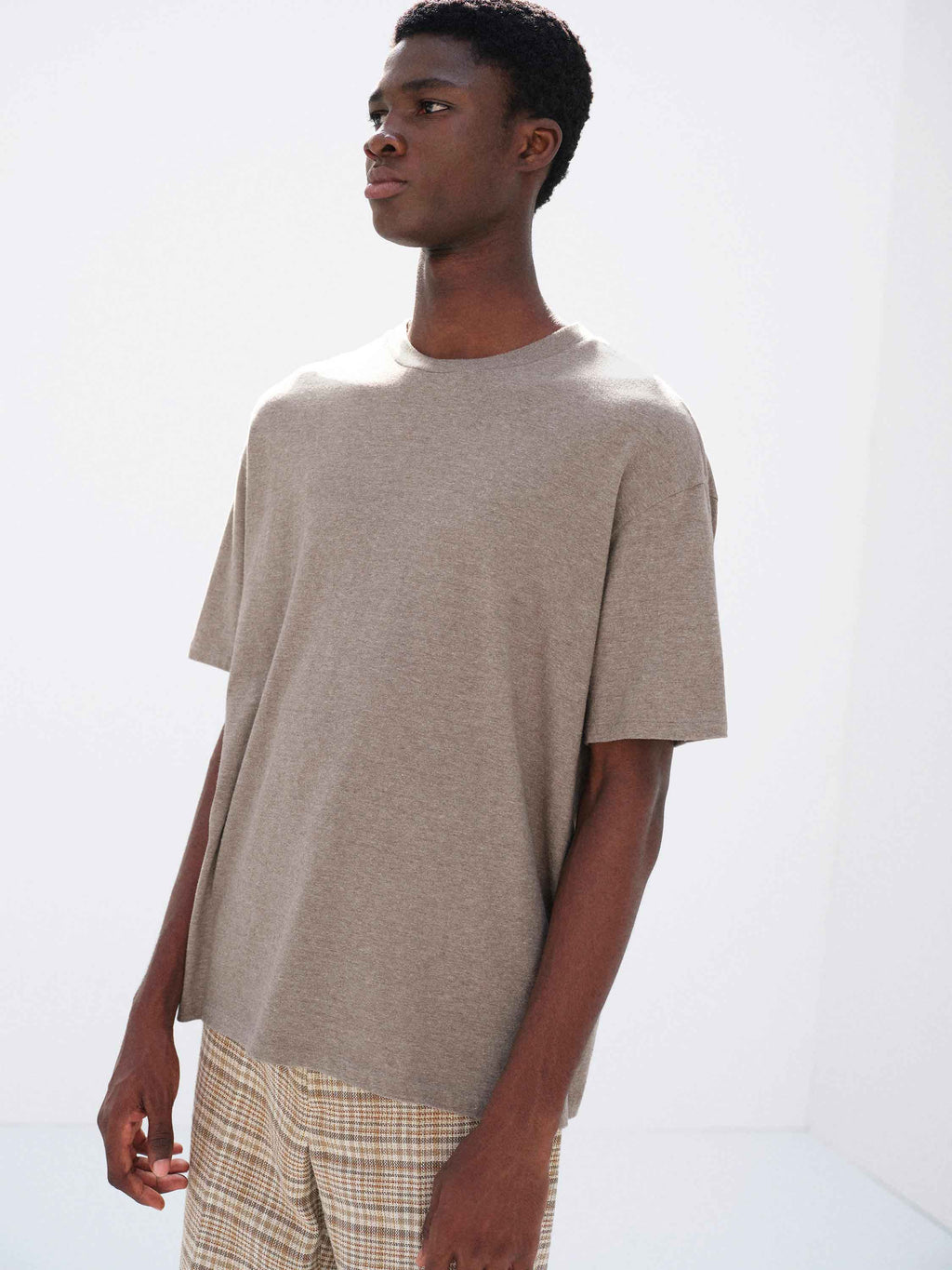 SEAMLESS CREW NECK TEE
