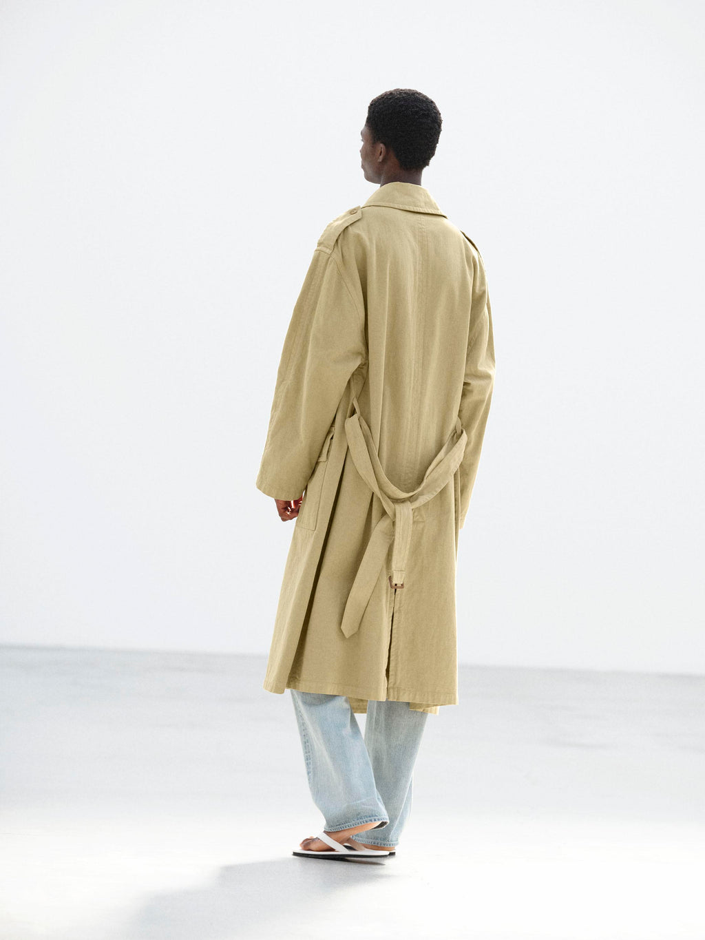 GARMENT-DYED TEXTURED CHINO COAT