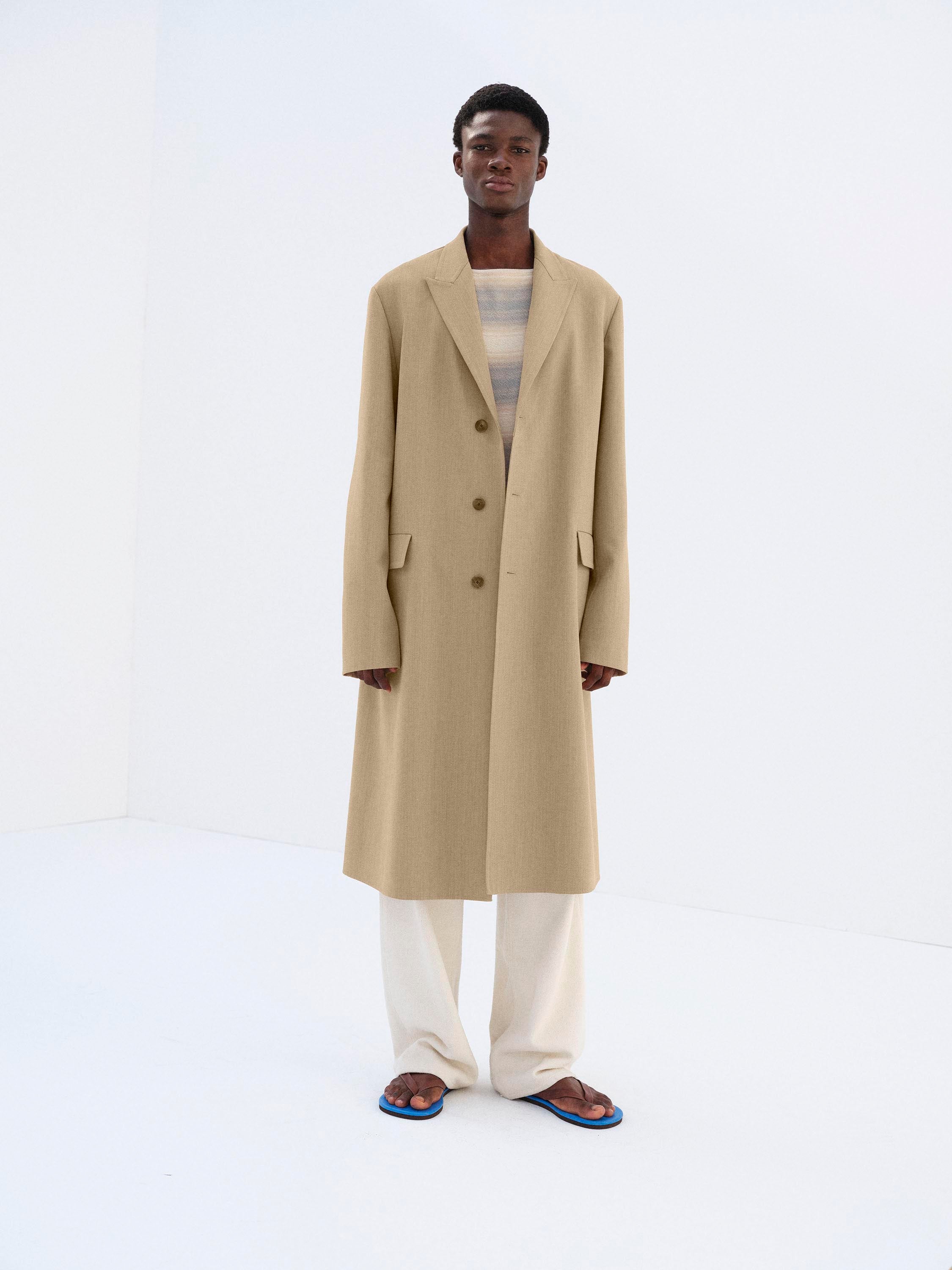 STRUCTURED WOOL GABARDINE HAND SEWN COAT