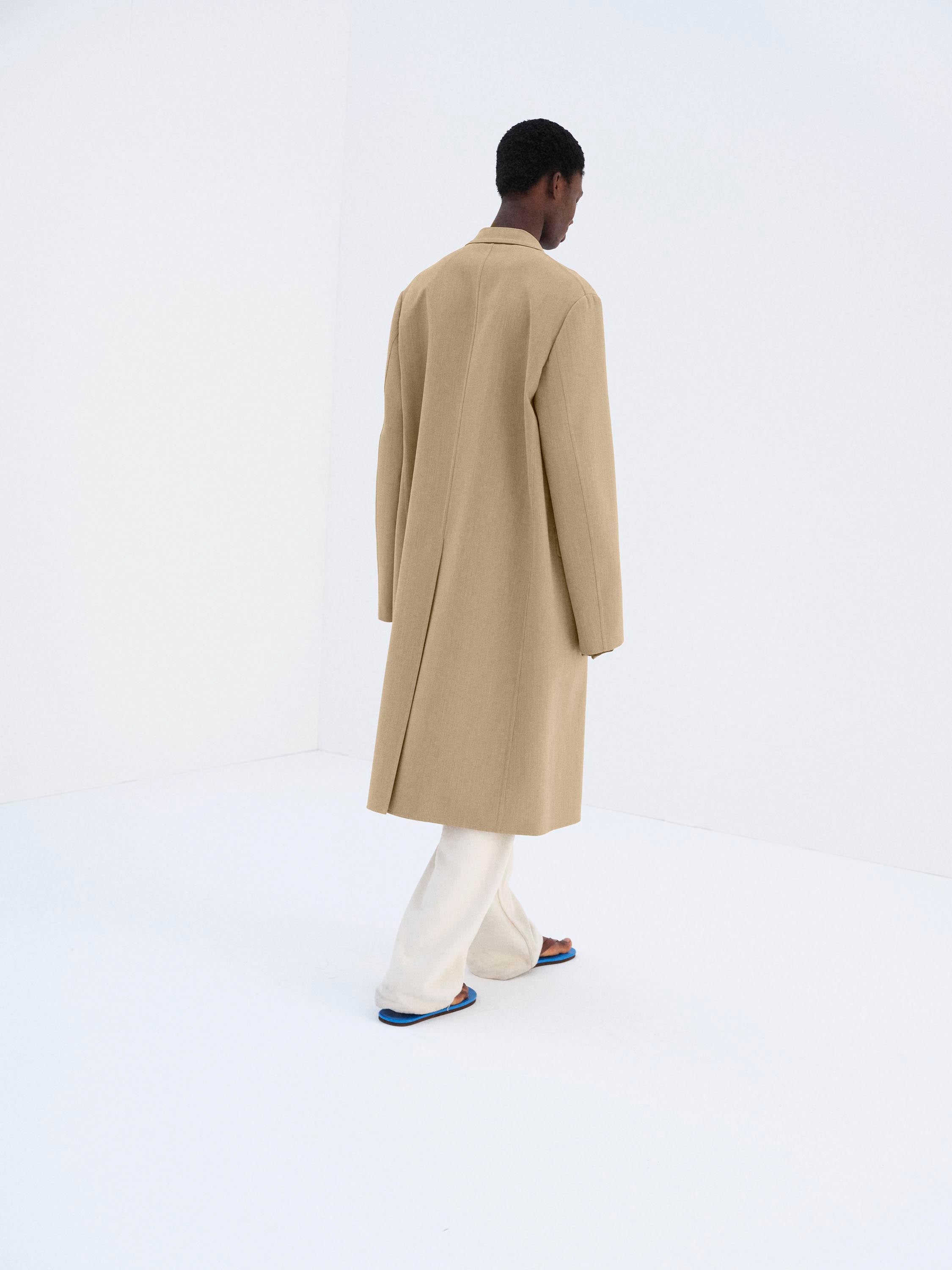 STRUCTURED WOOL GABARDINE HAND SEWN COAT