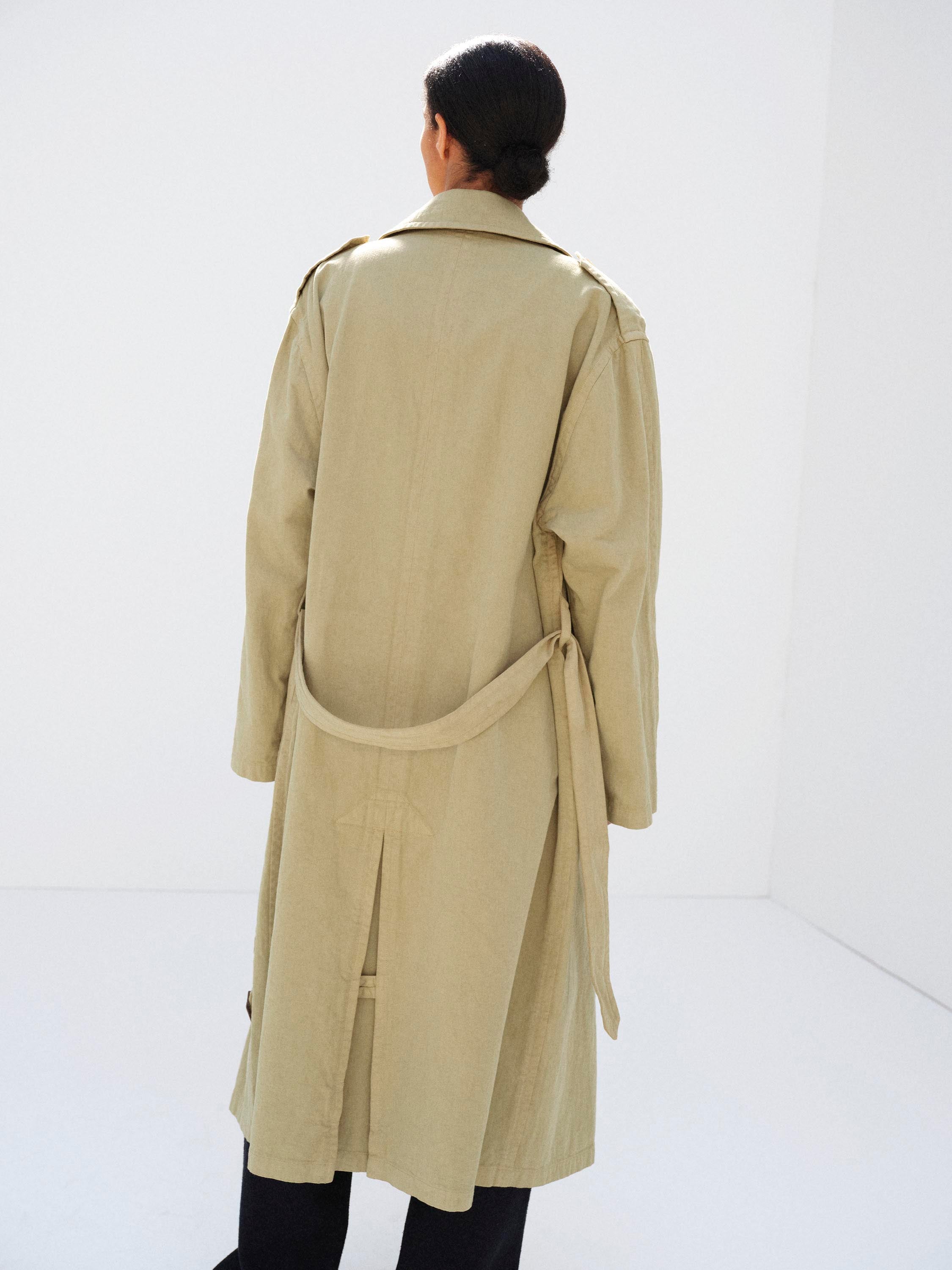 GARMENT-DYED TEXTURED CHINO COAT