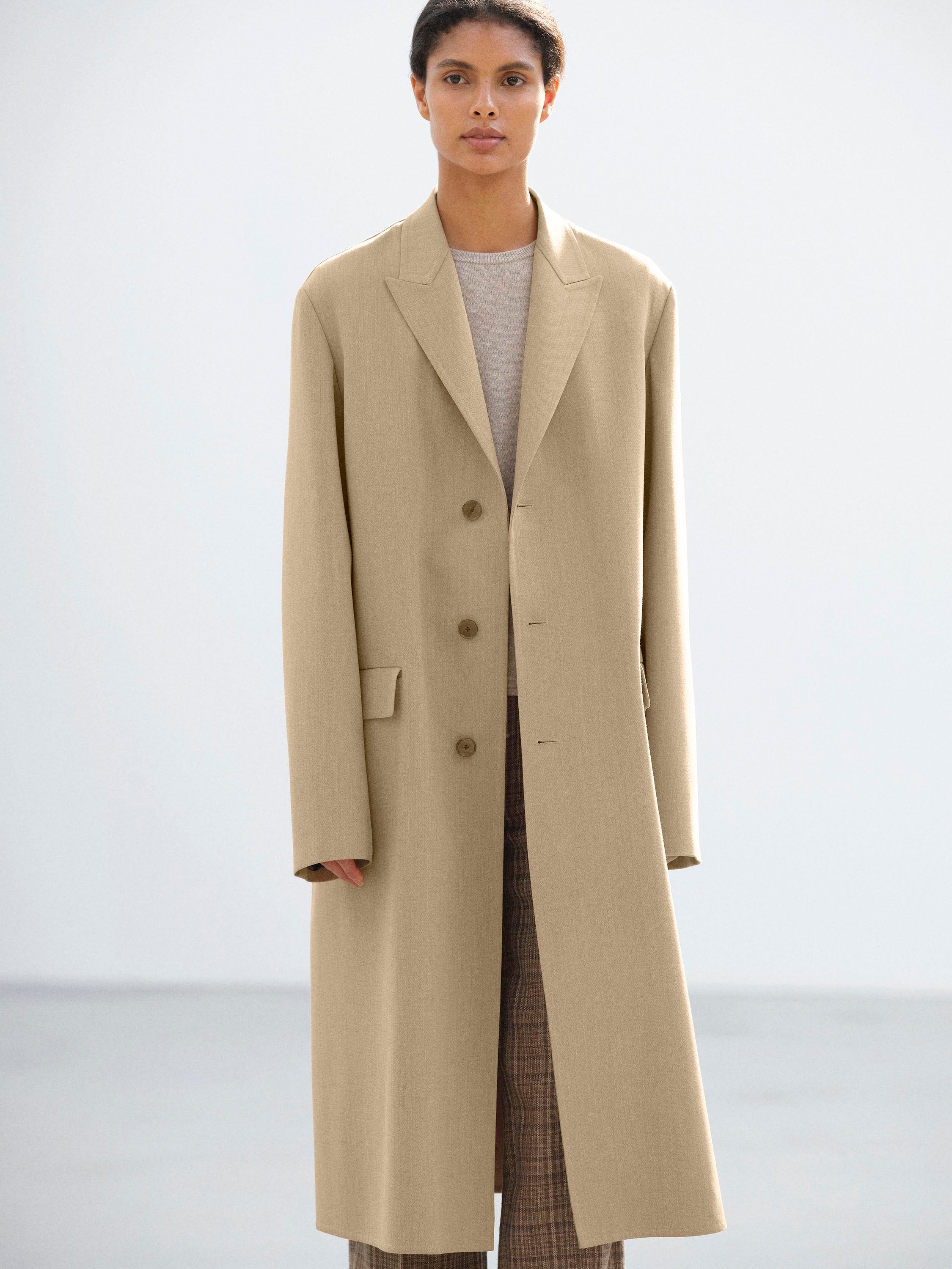 STRUCTURED WOOL GABARDINE HAND SEWN COAT