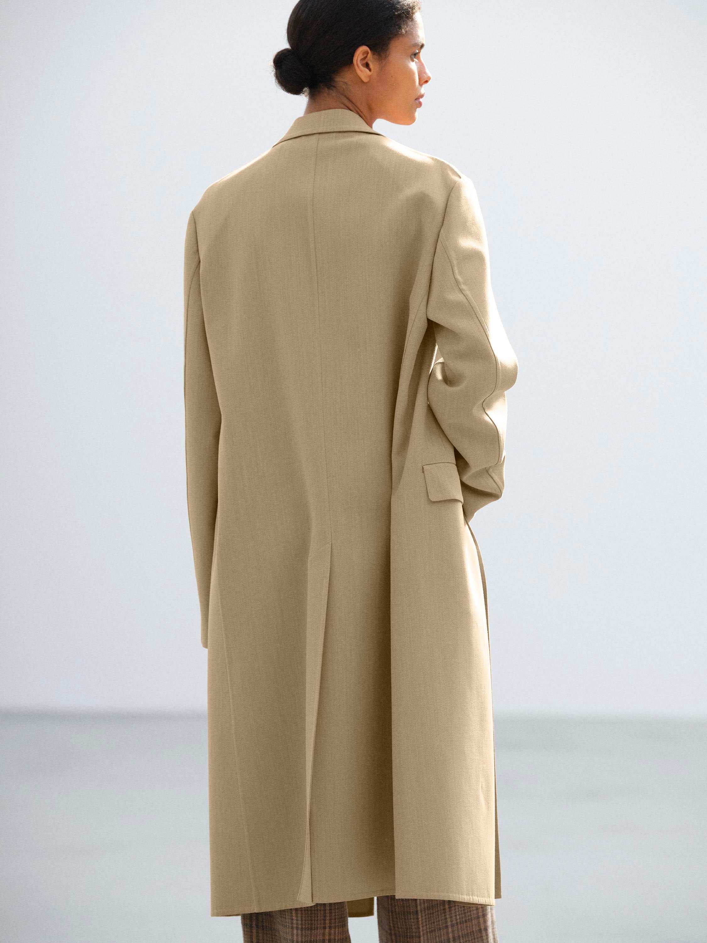 STRUCTURED WOOL GABARDINE HAND SEWN COAT