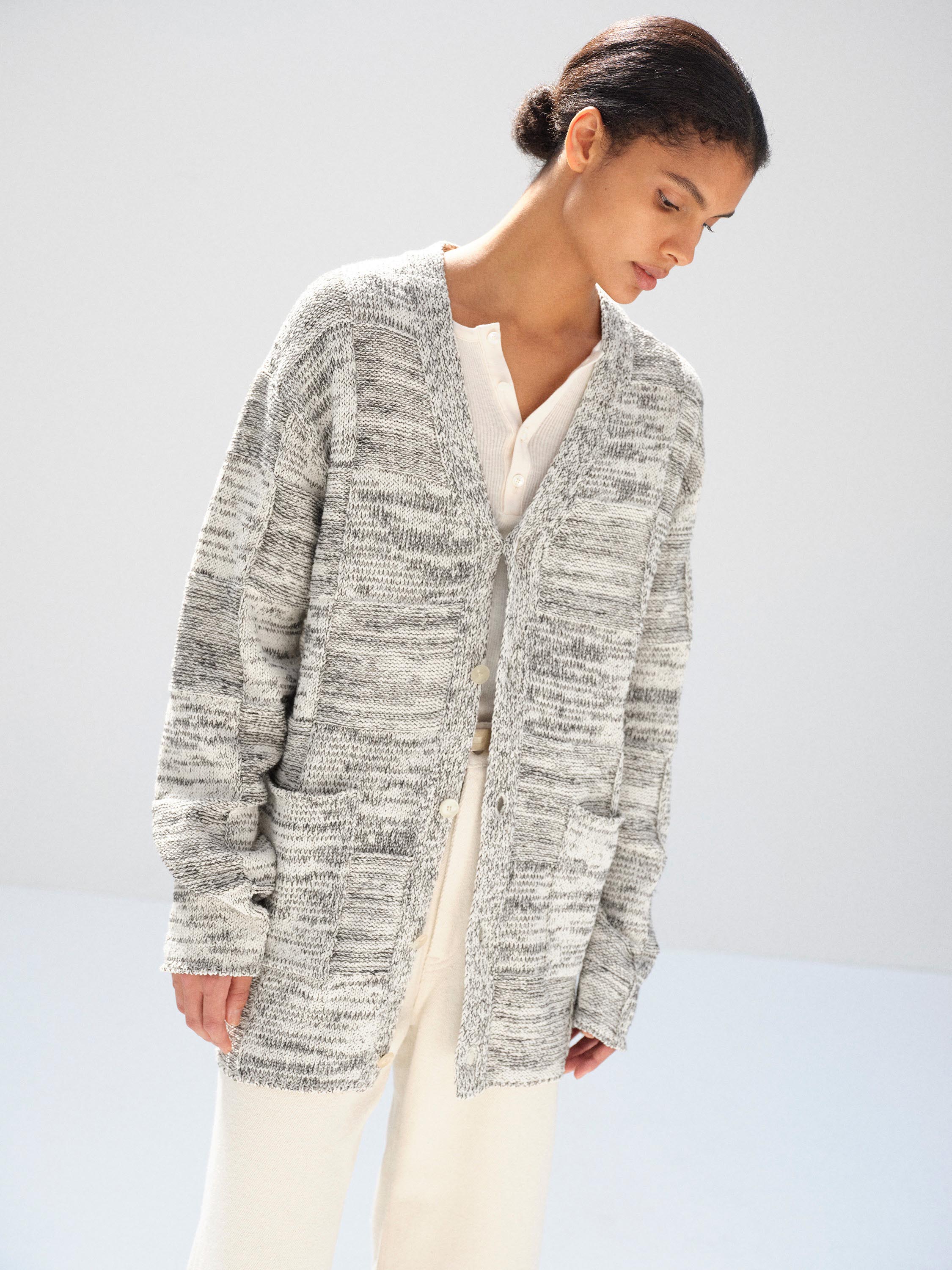 STRUCTURED COTTON LINEN PANEL KNIT CARDIGAN - OFF WHITE &times; BLACK