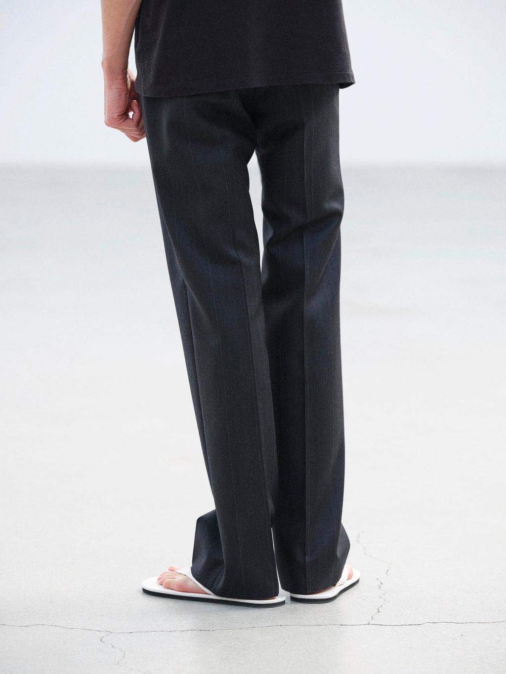 BLUEFACED WOOL TWO-TUCK SLACKS