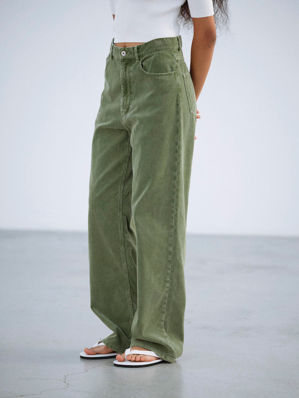 GARMENT-DYED FINX CORDUROY 5P WIDE PANTS