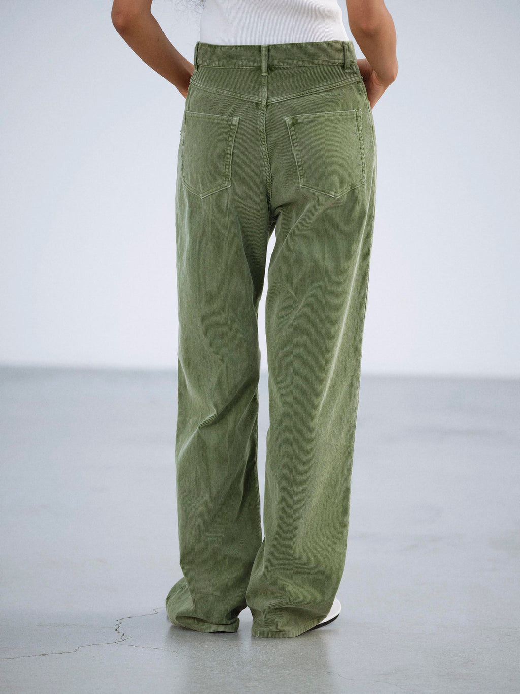 GARMENT-DYED FINX CORDUROY 5P WIDE PANTS