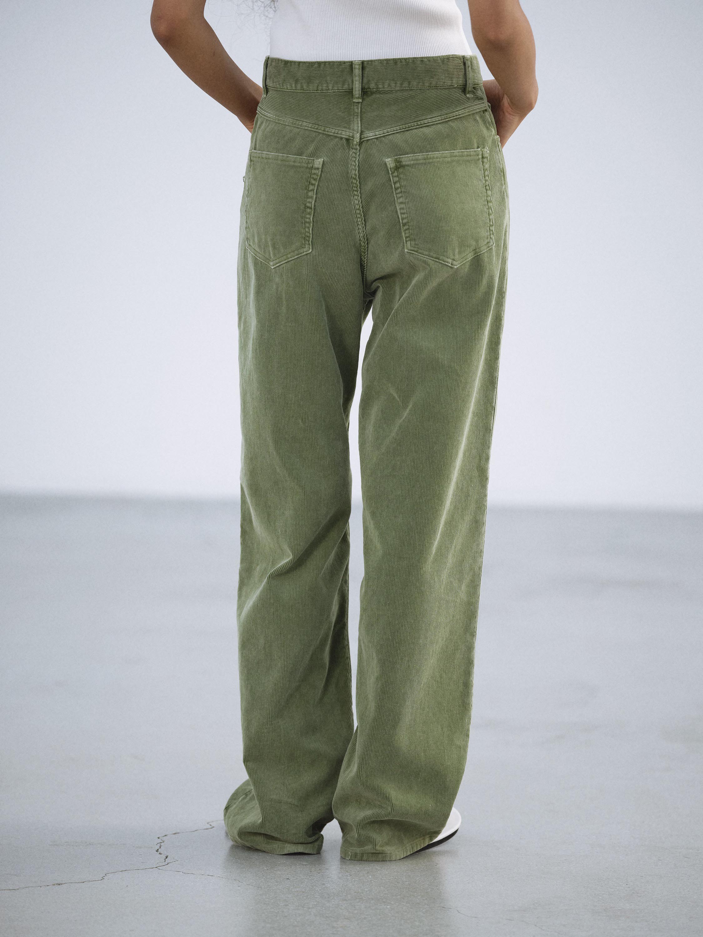 GARMENT-DYED FINX CORDUROY 5P WIDE PANTS