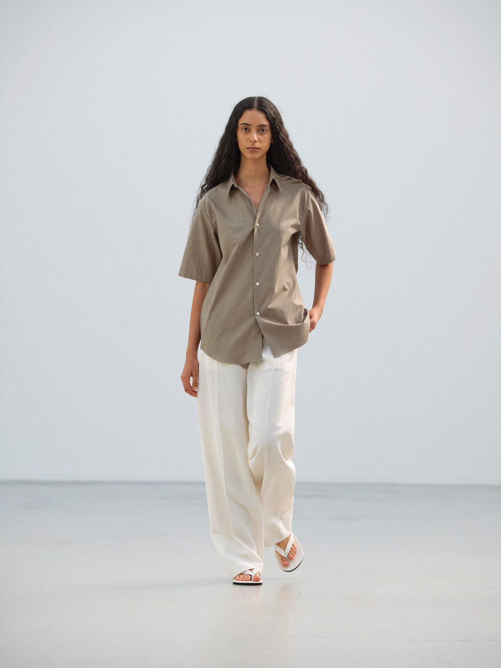 HIGH-TWIST WOOL LINEN TWILL SLACKS