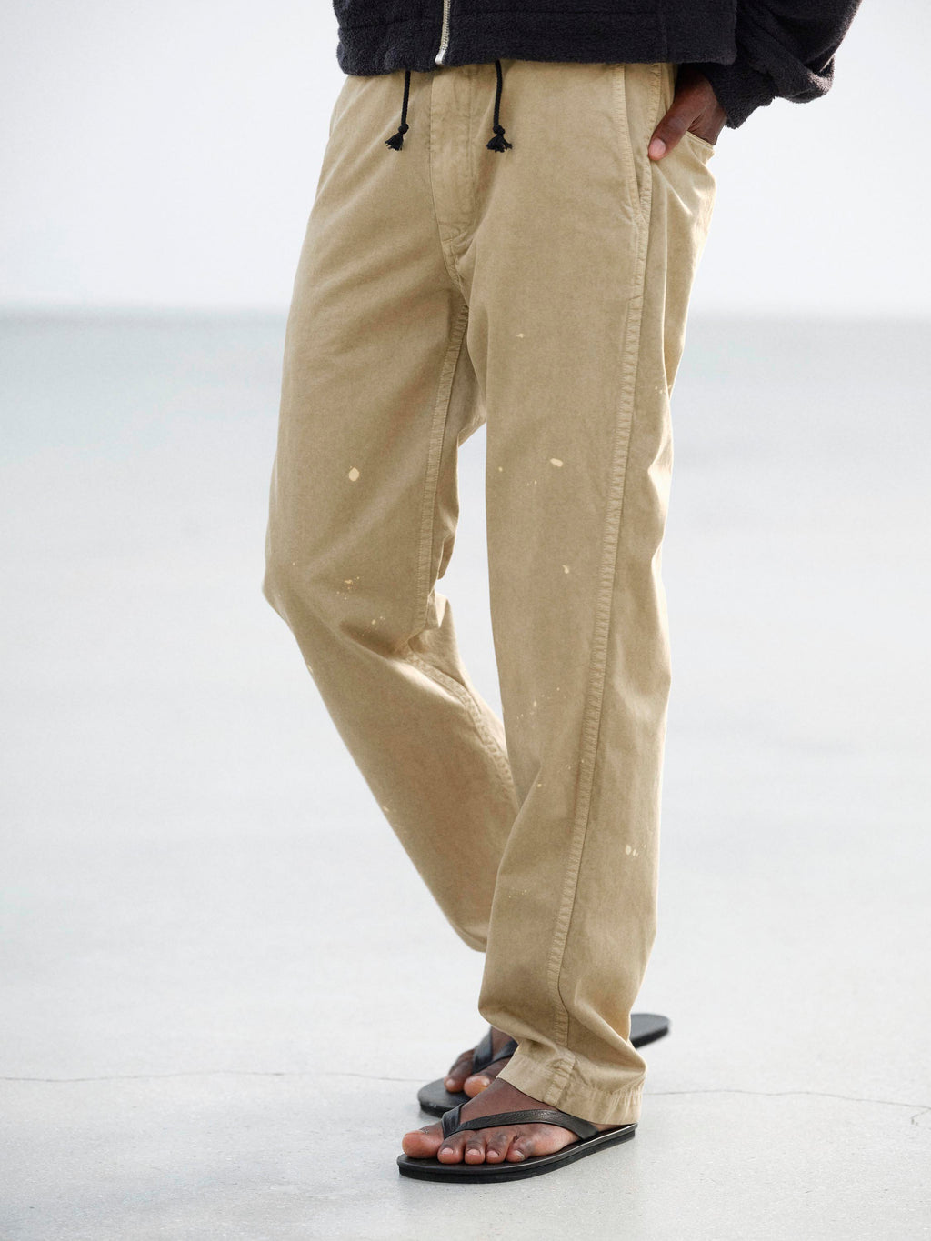 GARMENT-DYED FINX LIGHT CHINO PANTS