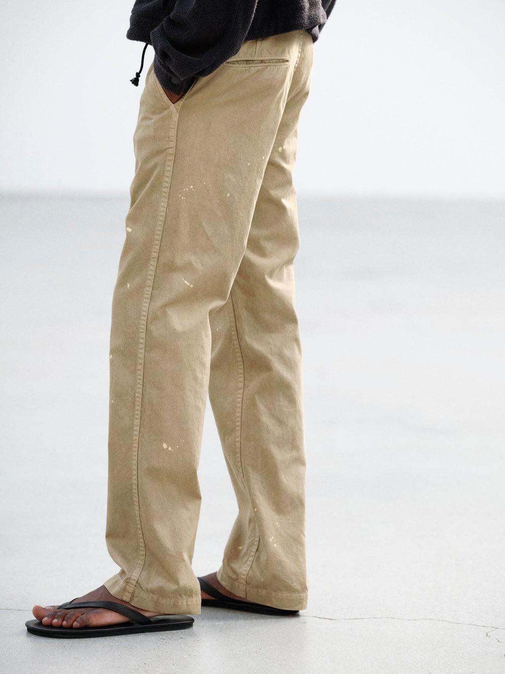 GARMENT-DYED FINX LIGHT CHINO PANTS