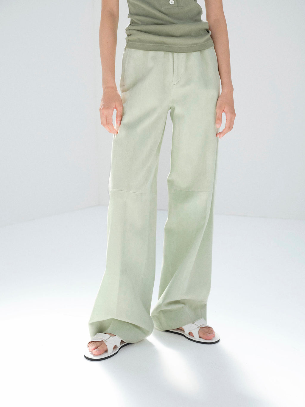 SILKY GRAIN SUEDE DRAWSTRING PANTS