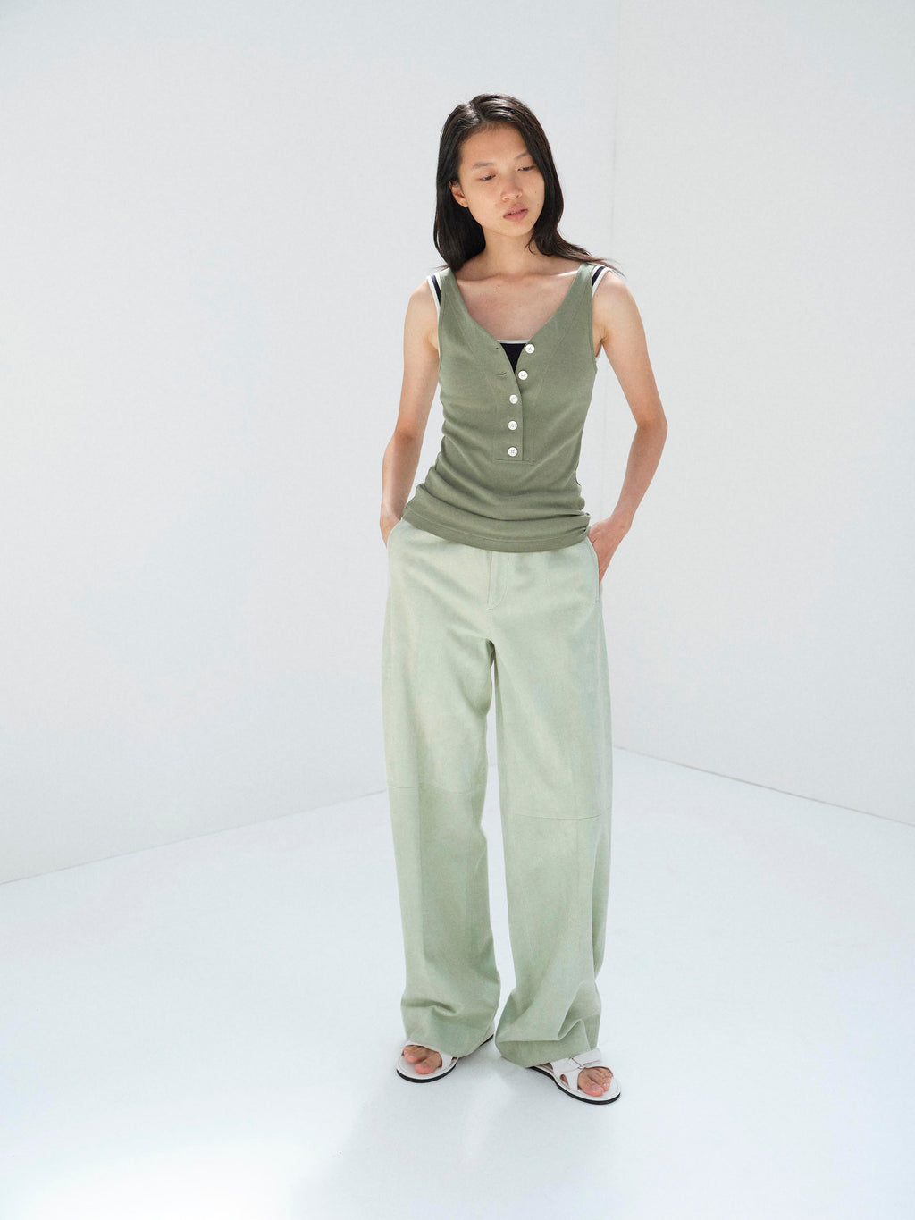 SILKY GRAIN SUEDE DRAWSTRING PANTS