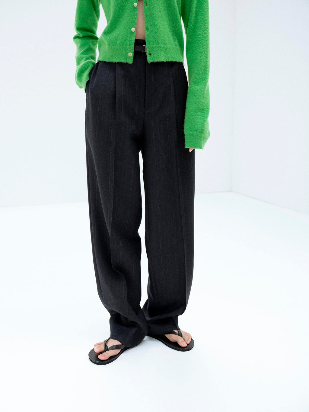 BLUEFACED WOOL TWO-TUCK SLACKS