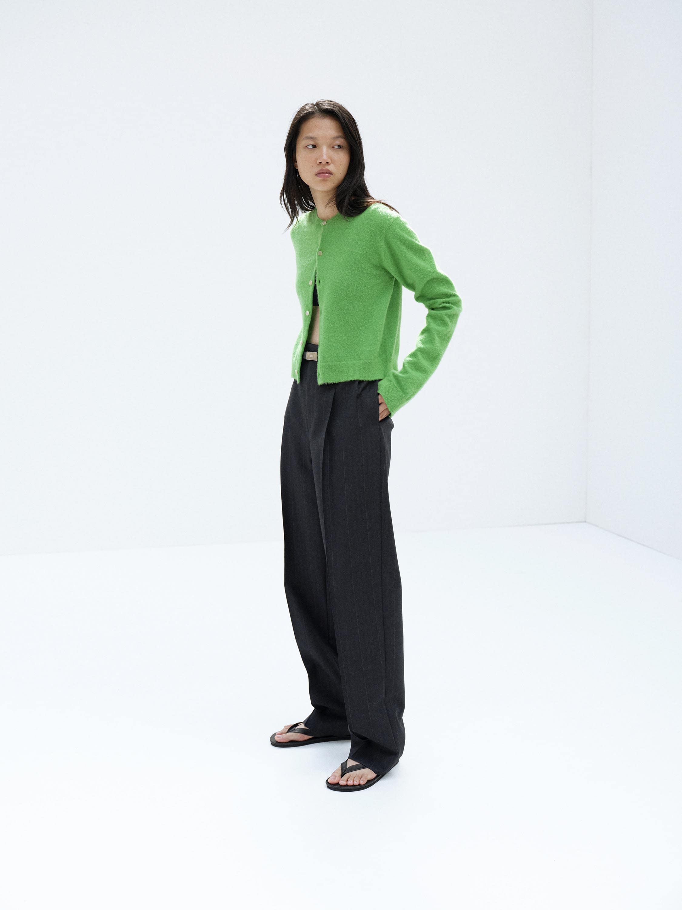 BLUEFACED WOOL TWO-TUCK SLACKS