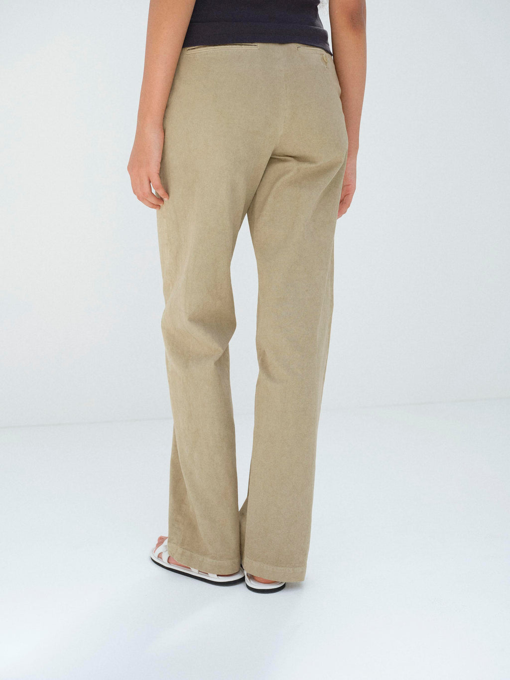 GARMENT-DYED FINX LIGHT CHINO PANTS